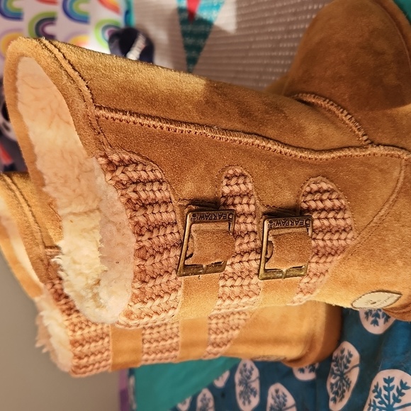 Beautiful Bearpaw boots - Picture 13 of 16